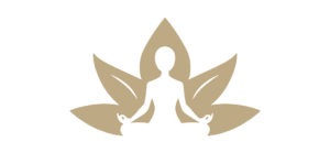 Mensch in Yogapose mit Lotusblume im Hintergrund.