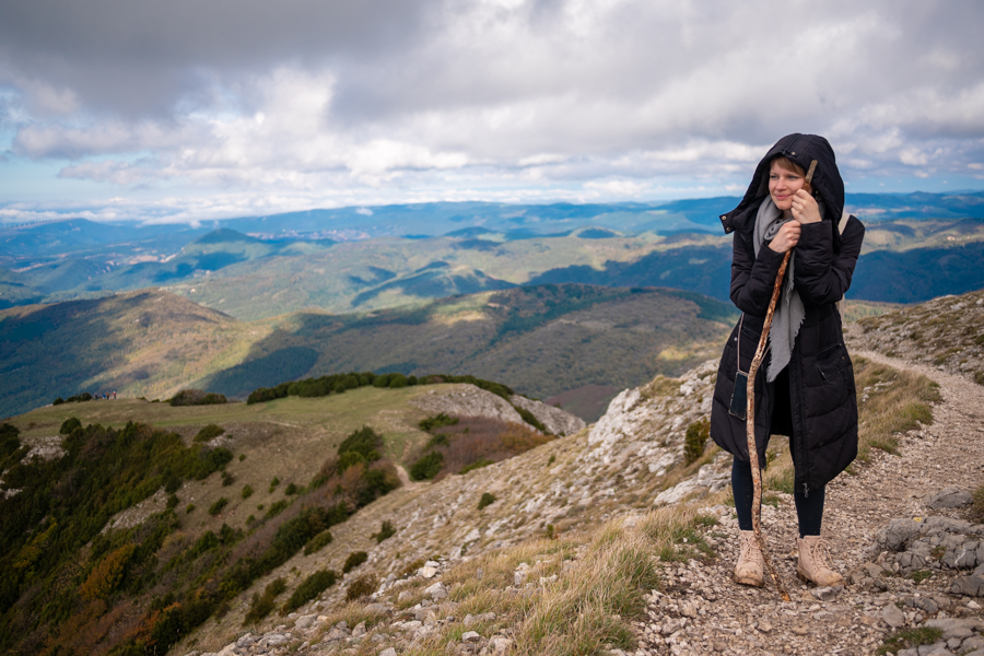 Auf der Spitze des Pech Bugarach in Südfrankreich.