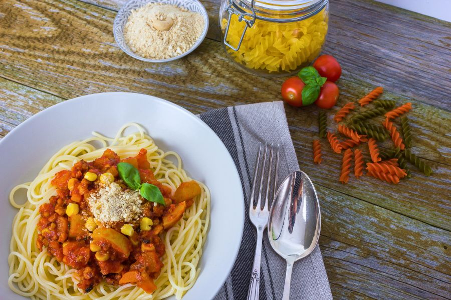 Nudeln Bolognese vegan