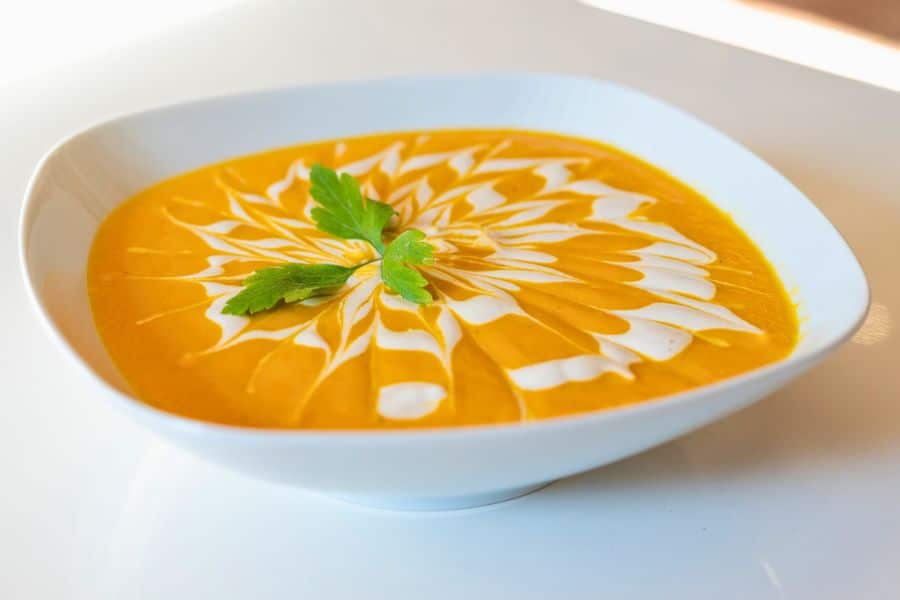 Rohvegane Detox-Suppe